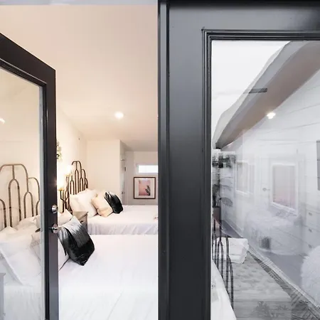 Luxury Hillsboro Village Rooftop Retreat Sleep 12 W Chef S Kitchen Smart Tvs & Garage Walk To Vanderbilt Pancake Pantry & Boutique Shopping Minutes To Broadway 12 South & The Parthenon 24 7 Hospitality-3